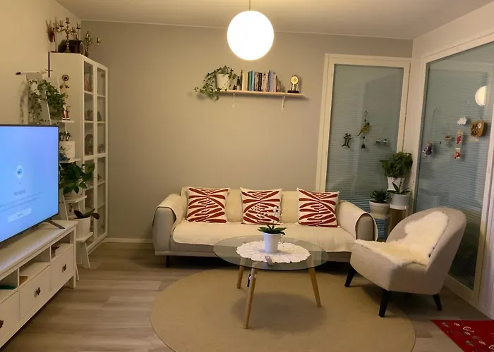 Qnq - Private In The Shared Detached House *